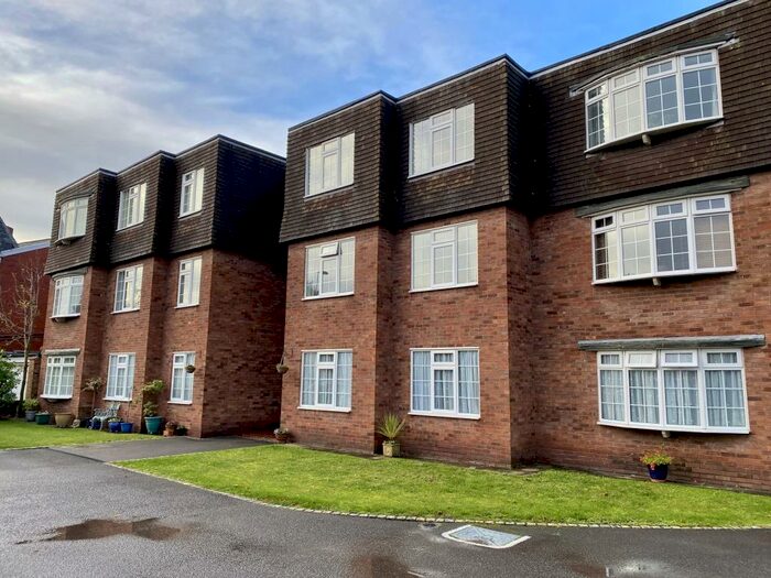 1 Bedroom Flat To Rent In York Road, Southport, Merseyside., PR8