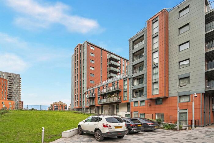 2 Bedroom Apartment For Sale In Lebus Street, Tottenham, N17