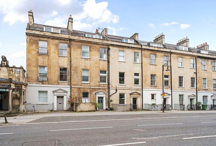1 Bedroom Flat To Rent In Walcot Terrace, Bath, Somerset, BA1