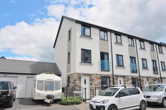 3 Bedroom Houses For Sale In Home Sweet Home Terrace PL4 Plymouth