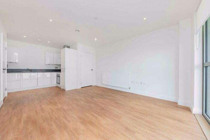 2 Bedroom Flat To Rent In Green Street, Old Oak Common, NW10