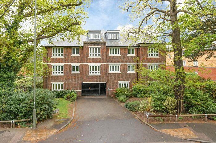 2 Bedroom Flat To Rent In Consero Court, Weybridge, KT13
