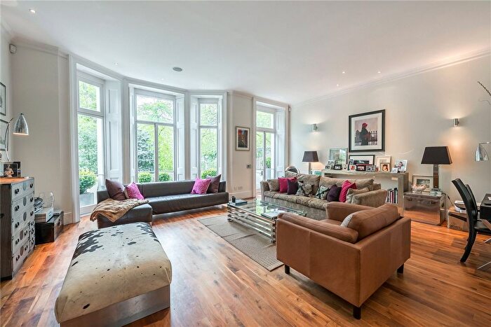 3 Bedroom Flat For Sale In St Georges Square, Pimlico, SW1V