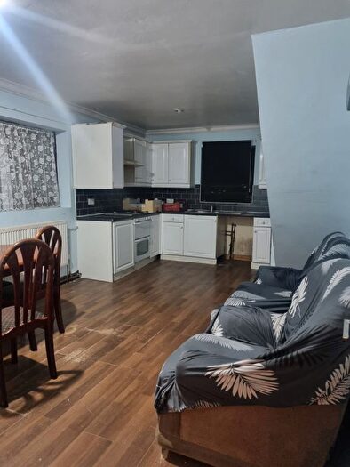 1 Bedroom Flat To Rent In Hepworth Gardens, Barking, IG11