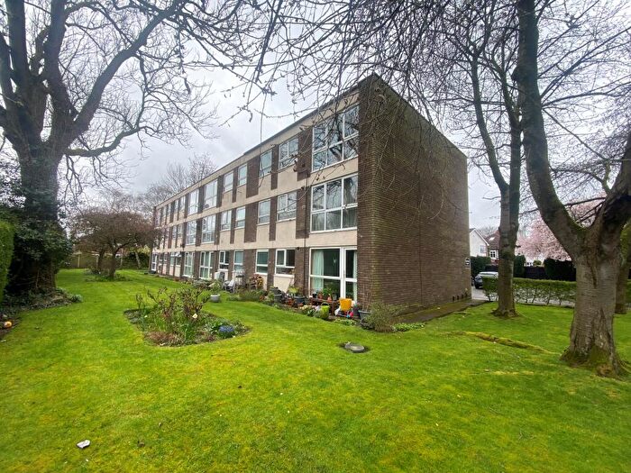 2 Bedroom Apartment To Rent In Grosvenor Court, Ashton Lane, Sale, M33