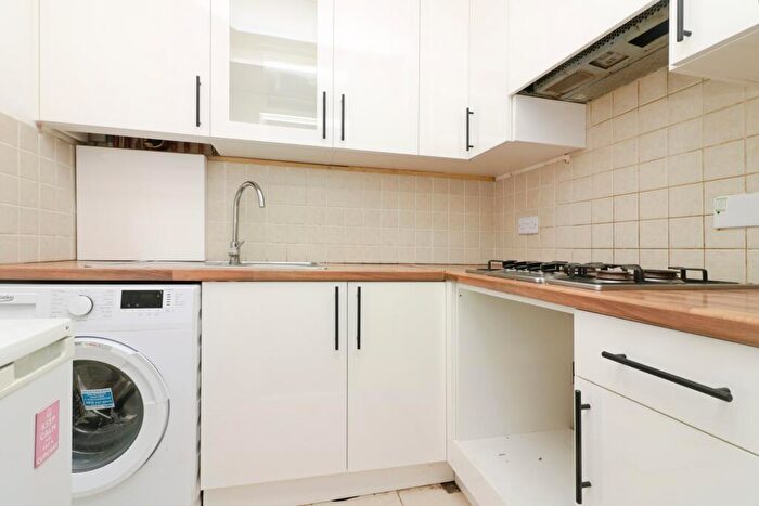 1 Bedroom Flat To Rent In Wordsworth Court, Hatfield, AL10
