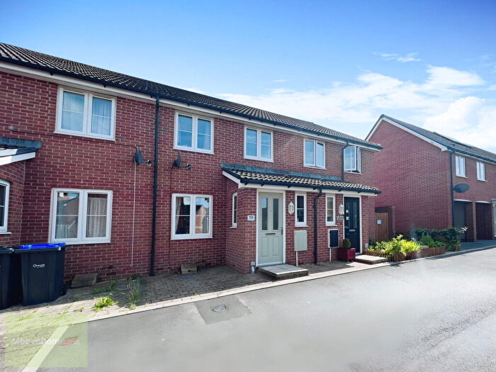 3 Bedroom Terraced House For Sale In Beaufort Avenue, Royal Wootton Bassett, Swindon, SN4