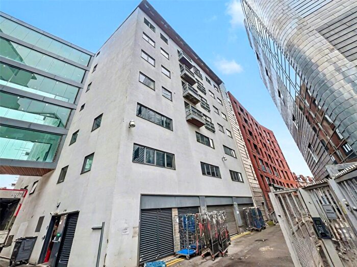 2 Bedroom Apartment For Sale In Oldham Road, Manchester, Greater Manchester, M4