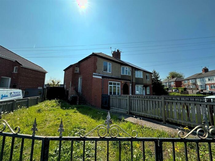 2 Bedroom Flat To Rent In Tunstall Avenue, Byker, Newcastle Upon Tyne, NE6