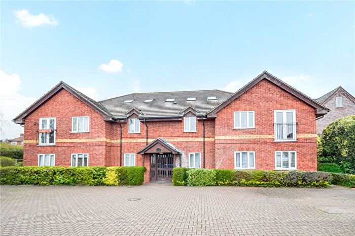 2 Bedroom Apartment To Rent In Kiln Road, Newbury, Berkshire, RG14