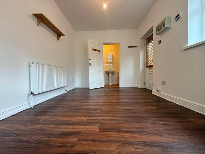 1 Bedroom Studio To Rent In High Street North, Dunstable, LU6