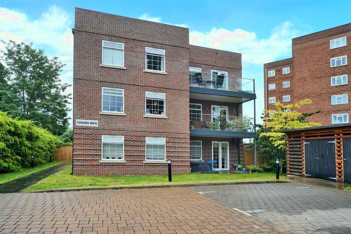 2 Bedroom Flat To Rent In Portsmouth Road, Surbiton, KT6