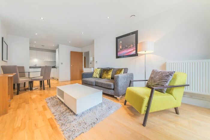 2 Bedroom Flat To Rent In Canary View, Dowells Street, Greenwich, London, SE10