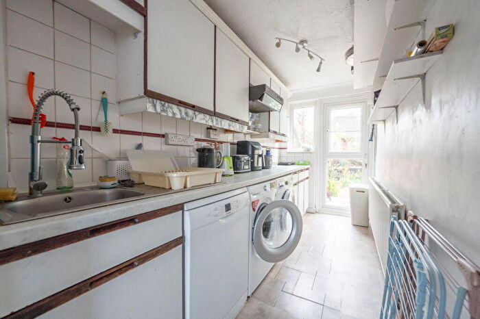 3 Bedroom Terraced House For Sale In Porlock Road, Southampton, SO16