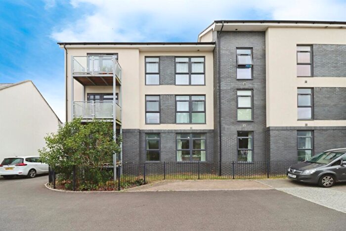 2 Bedroom Flat For Sale In Wood Street, Patchway, Bristol, BS34