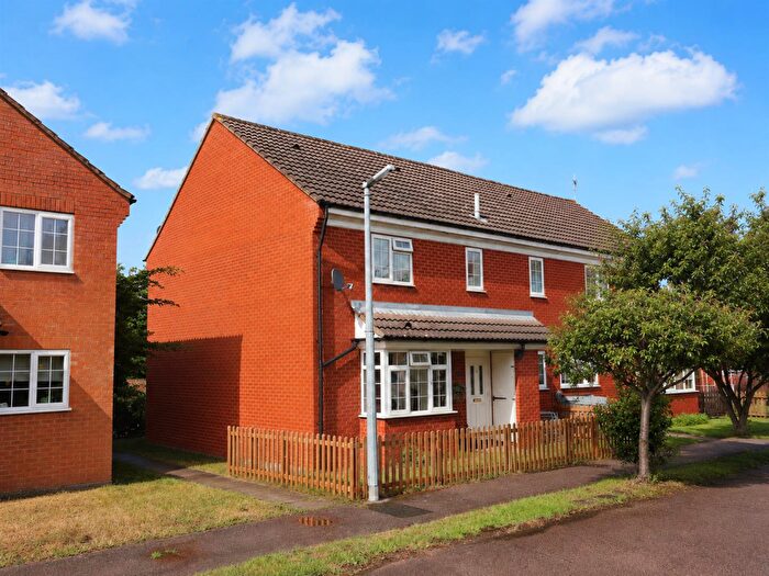 2 Bedroom End Of Terrace House For Sale In The Meadows, Flitwick, MK45