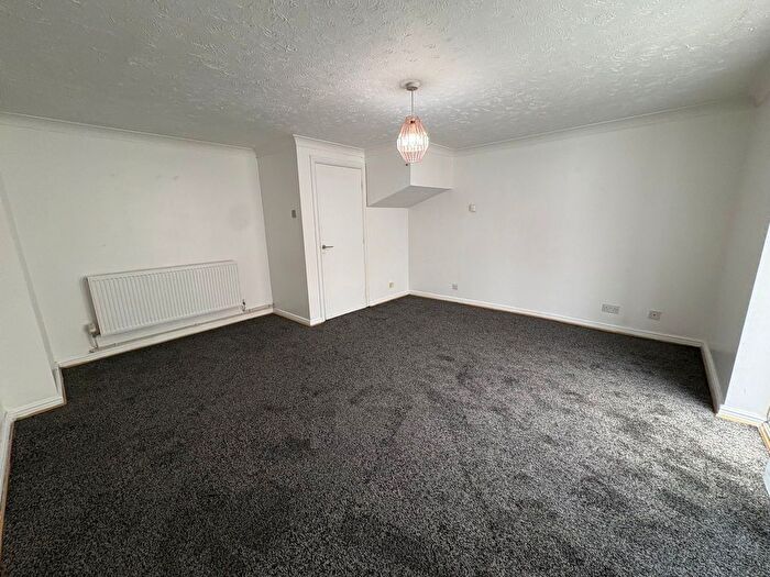 3 Bedroom Terraced House To Rent In Tulip Garden, Ilford, IG1
