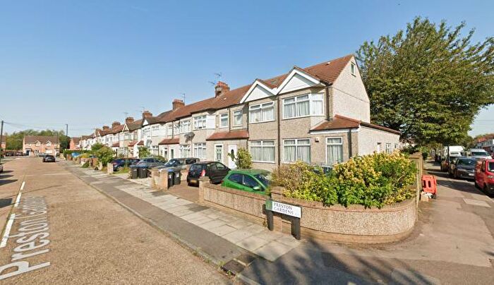 3 Bedroom Terraced House To Rent In Preston Gardens, EN3