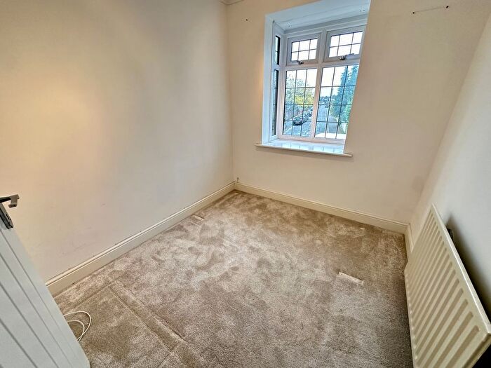 5 Bedroom Semi-Detached House To Rent In Fordbridge Road, Ashford, TW15