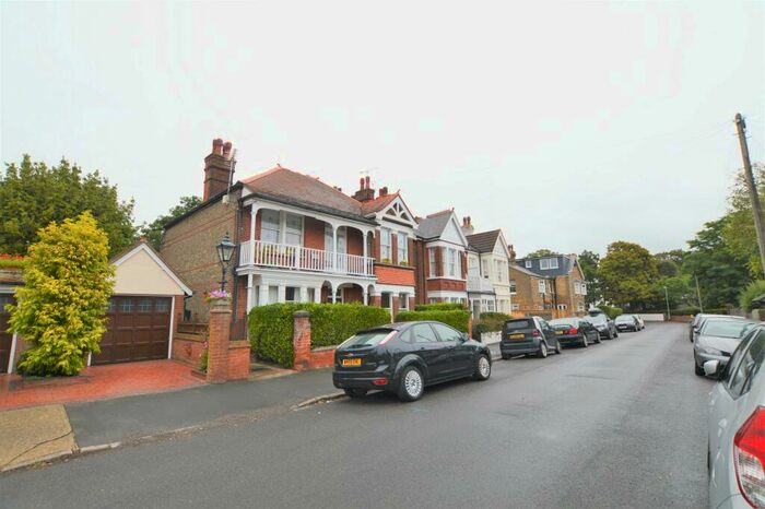 2 Bedroom Flat To Rent In Pierremont Avenue, Broadstairs, CT10