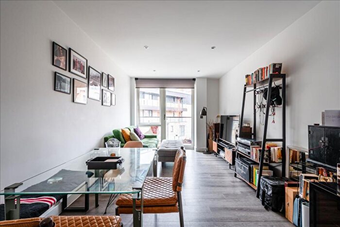1 Bedroom Apartment To Rent In New North Road, Hoxton, N1