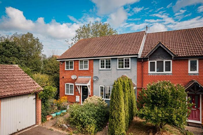 2 Bedroom Terraced House For Sale In Chetwood Road, Crawley, RH11
