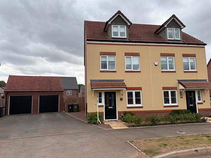 3 Bedroom Semi-Detached House For Sale In Lea Castle Drive, Kidderminster, DY10