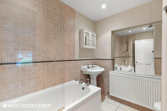 2 Bedroom End Of Terrace House To Rent In High Road, Broxbourne, EN10