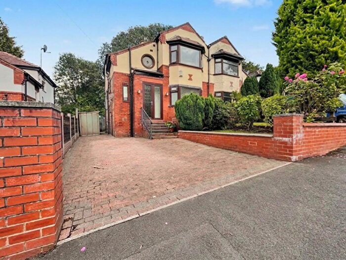 3 Bedroom Semi-Detached House For Sale In Edenfield Road, Prestwich, M25