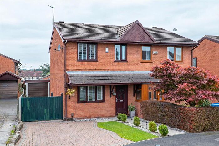 3 Bedroom Semi-detached House For Sale In Long Meadows, Chorley, PR7