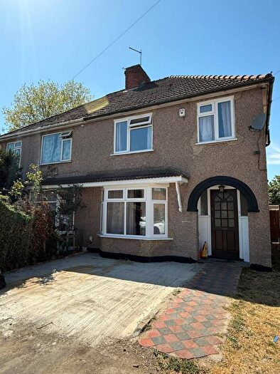 4 Bedroom Semi Detached House To Rent In North Hyde Gardens, Hayes, UB3