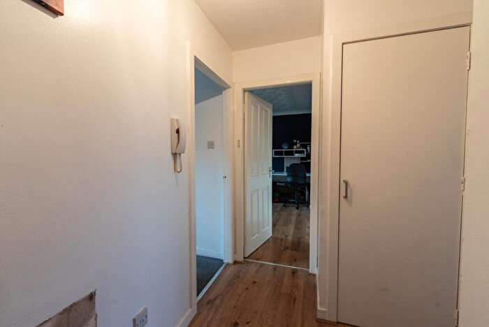 1 Bedroom Flat For Sale In Centenary Gardens, Coatbridge, ML5