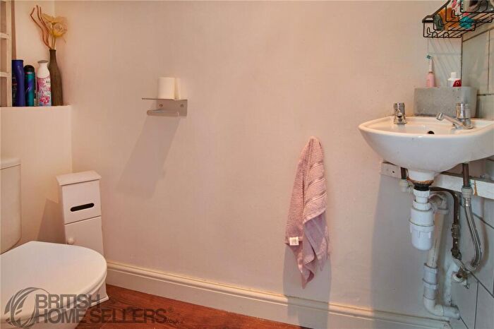 3 Bedroom End Of Terrace House For Sale In Home Farm, Highworth, Swindon, Wiltshire, SN6