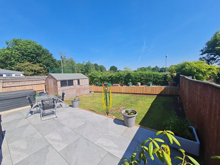 3 Bedroom Semi-Detached Bungalow For Sale In Derwent Drive, Swindon, SN2