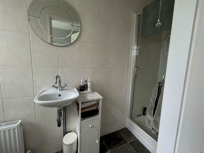 5 Bedroom Detached House For Sale In Thorpes Avenue, Denby Dale