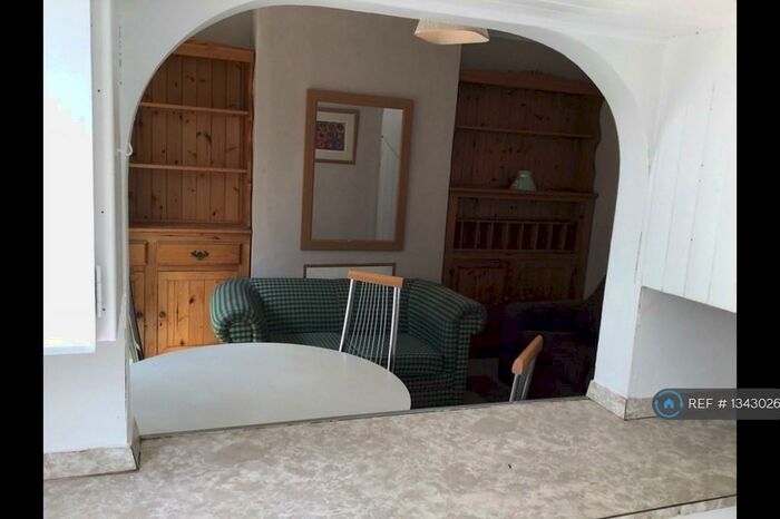 4 Bedroom Semi-Detached House To Rent In Kingston Road, Kingston, KT3