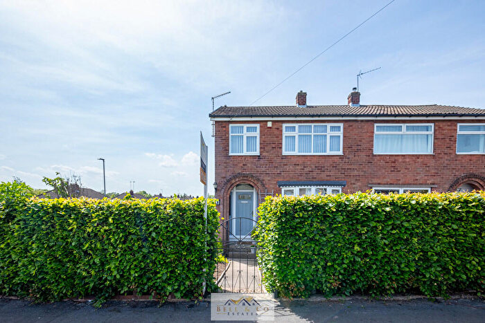 3 Bedroom Semi-Detached House For Sale In Rosegarth Avenue, Aston, Sheffield, S26