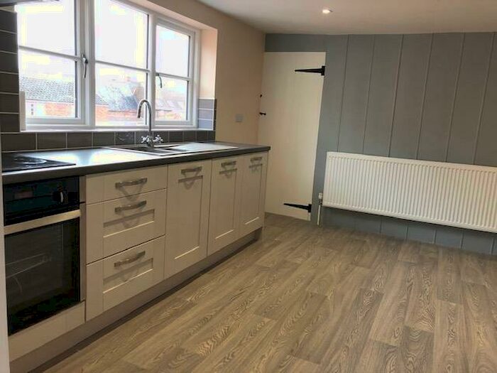 2 Bedroom Apartment To Rent In Mercer Row, Louth, LN11