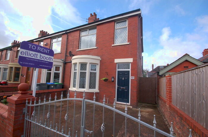 3 Bedroom End Of Terrace House To Rent In St. James Road, FY4