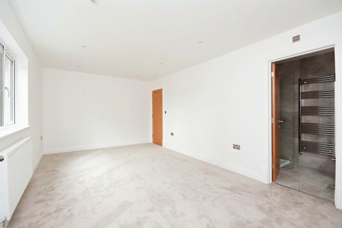 4 Bedroom Detached House For Sale In Nags Mews, Nags Head Lane, Brentwood, CM14