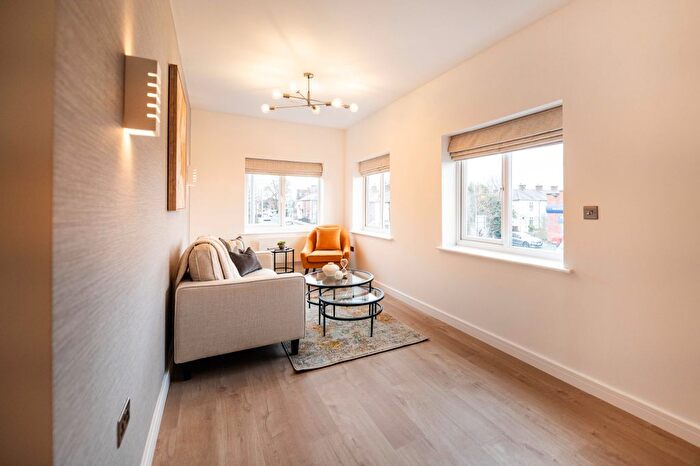 1 Bedroom Flat To Rent In Flat, Stockport Road, Cheadle, SK8