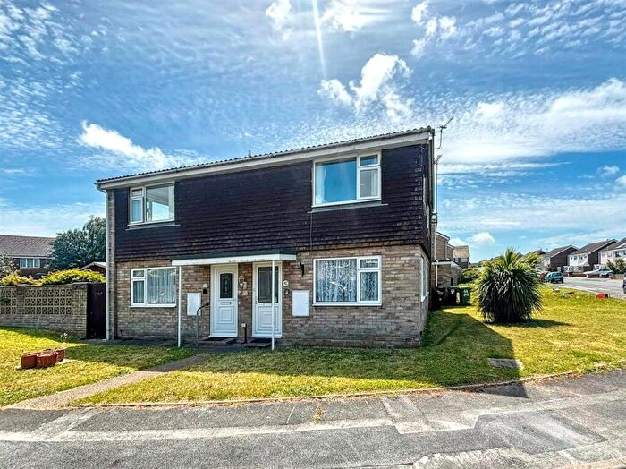 2 Bedroom Maisonette For Sale In Aylesbury Avenue, Eastbourne, BN23