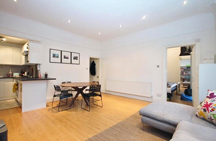 1 Bedroom Flat To Rent In Holland Road, Kensington, London, W14