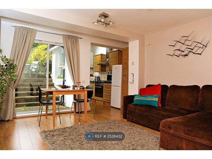 2 Bedroom Flat To Rent In Islington, London, N19