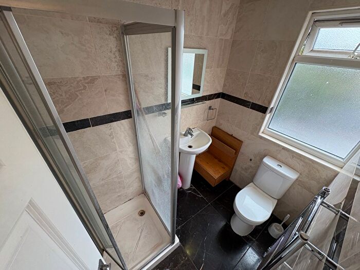 Studio To Rent In Cornwallis Avenue, London, N9