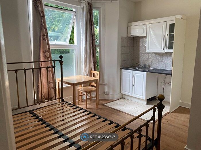 Studio To Rent In Langham Rd, London, N15