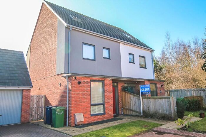 3 Bedroom Town House For Sale In Watergate, Elba Park, Houghton Le Spring, DH4