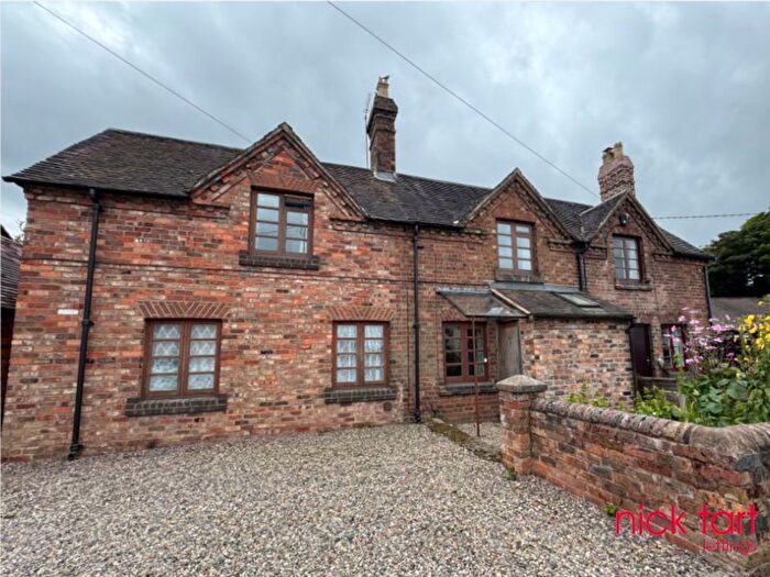 3 Bedroom Semi-Detached House To Rent In Beveley Road, Oakengates, Telford, TF2
