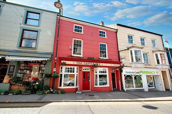 4 Bedroom Property For Sale In The Castle Inn, Main Street, Pembroke, Pembroke, SA71