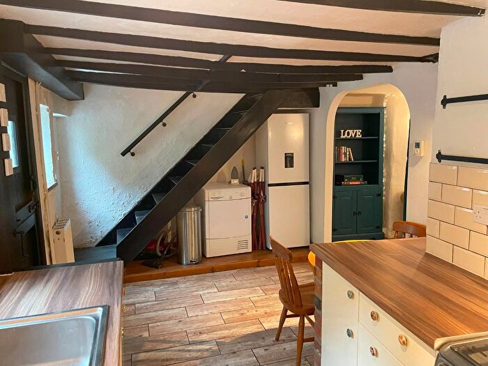 2 Bedroom Cottage For Sale In Milbury Lane, Exminster, Exeter, EX6